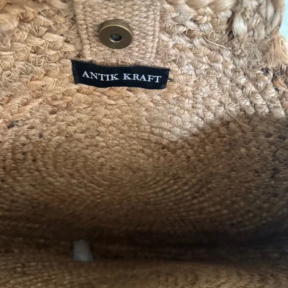 Antik Kraft Natural and Green Circular Tote - Picture 6 of 7